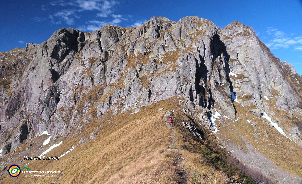 11 Mi dirigo alla stambeccovia....JPG - Mi dirigo alla bastionata che ospita la stambeccovia...